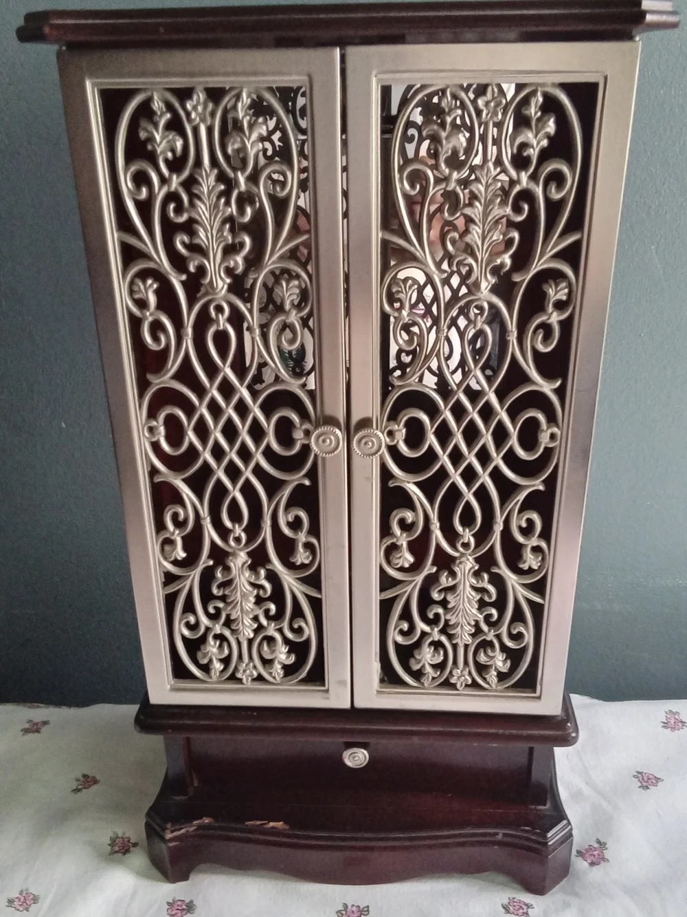 Vintage Wooden‎ Jewelry Armoire Silver Filigree Doors Rotating Necklace Carousel